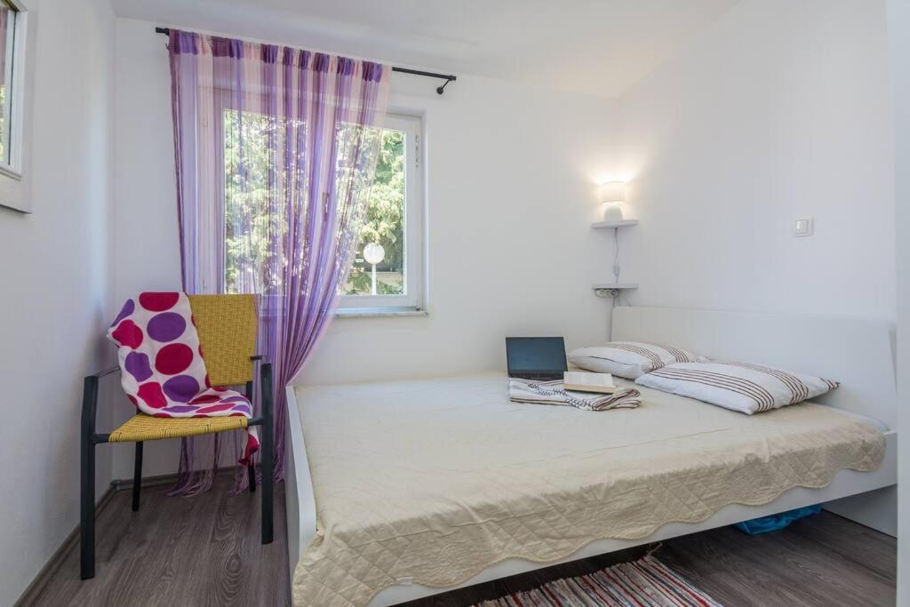 Family Patio Vir Apartment Bagian luar foto
